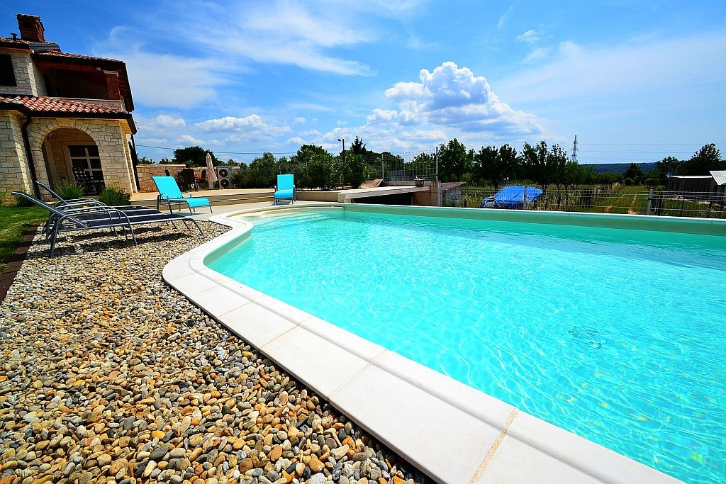 Private pool